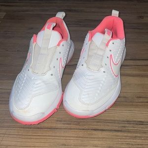 Nike Women’s Hot Pink Outlined Spiked Running Shoes Size 6